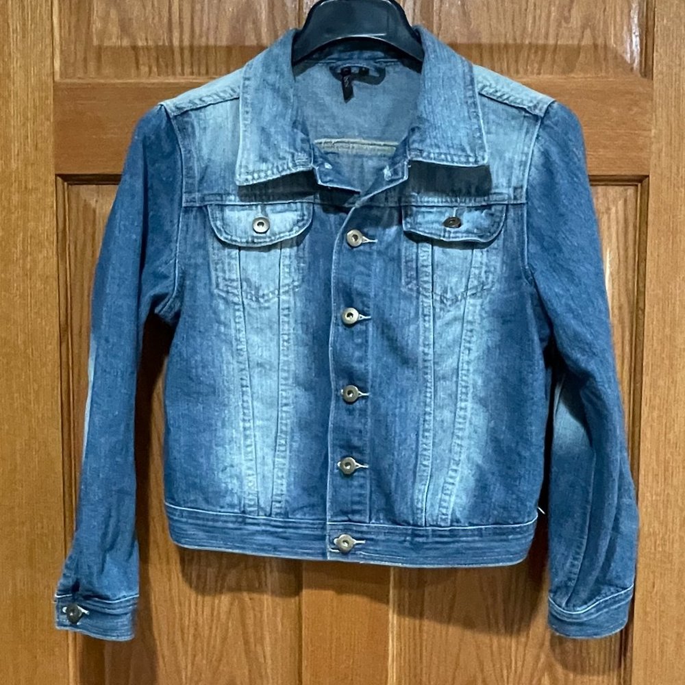 QUINN Girl's L Blue Denim Jean Jacket Distressed Buttons EUC